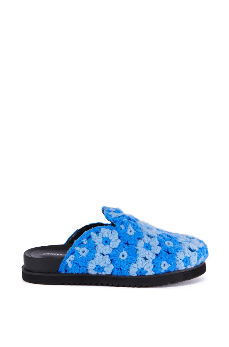 AZALEA WANG EFRYN BLUE FLOWER EMBROIDERED CLOG