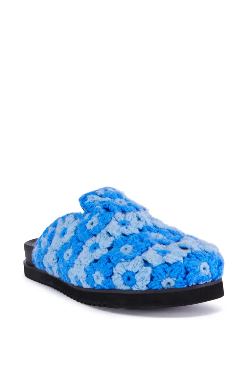 AZALEA WANG EFRYN BLUE FLOWER EMBROIDERED CLOG