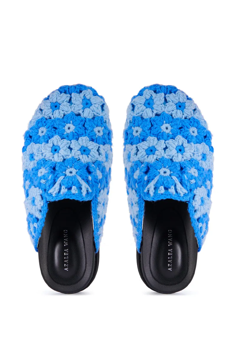 AZALEA WANG EFRYN BLUE FLOWER EMBROIDERED CLOG