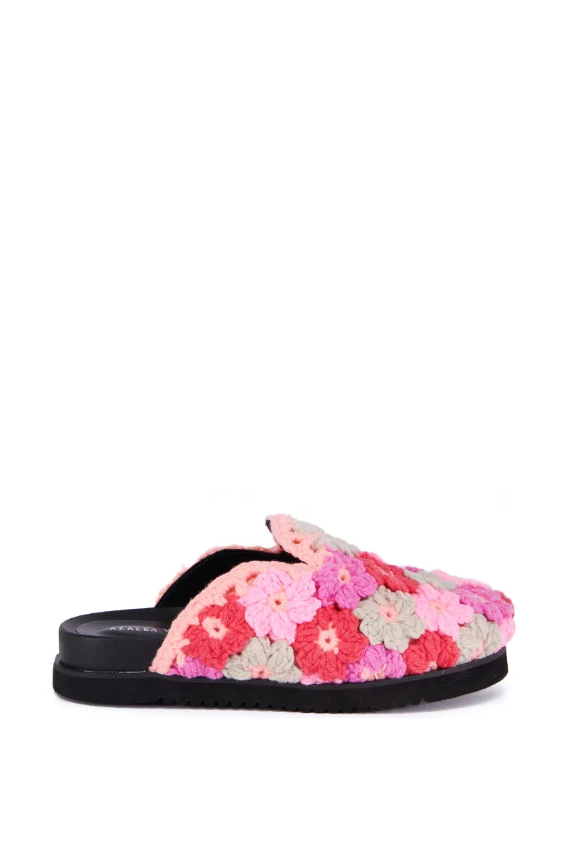 AZALEA WANG EFRYN PINK FLOWER EMBROIDERED CLOG