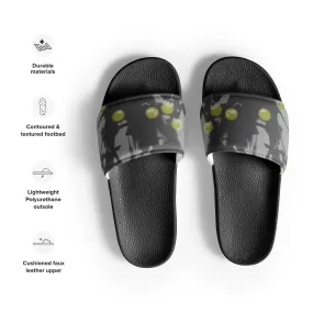 Chamomile Print Men’s slides with art by Delesslin George-Warren