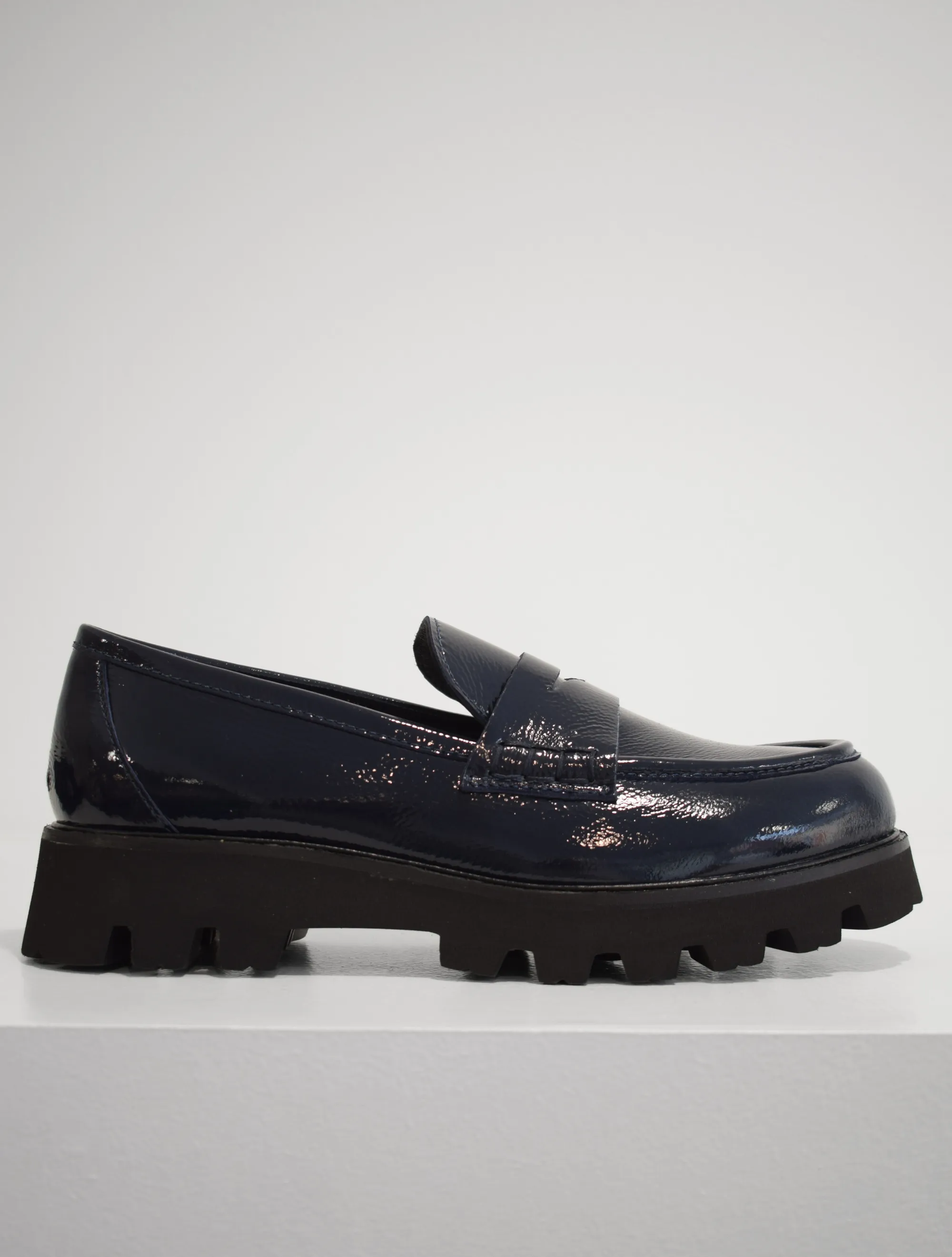 Finish Loafer Navy Patent