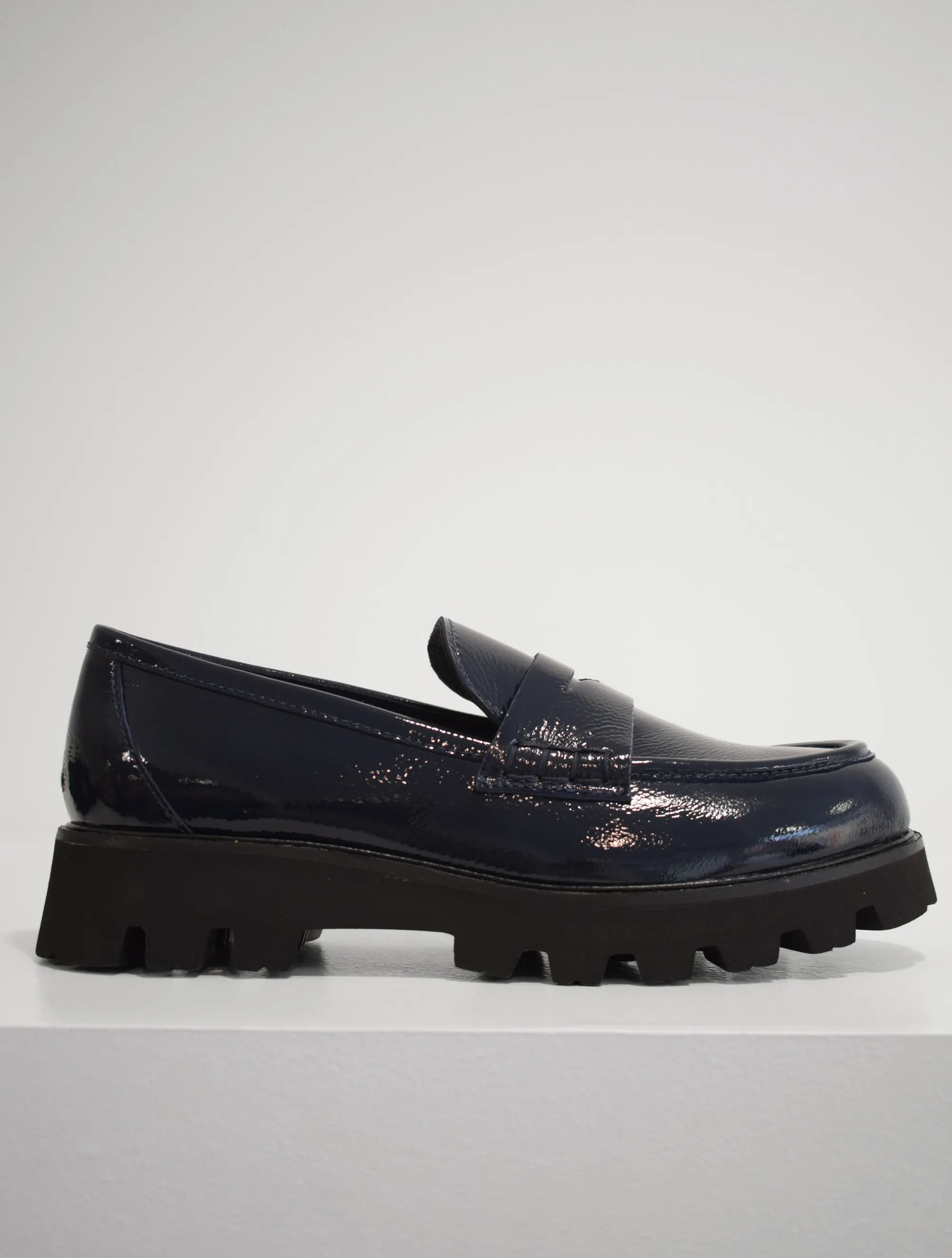 Finish Loafer Navy Patent