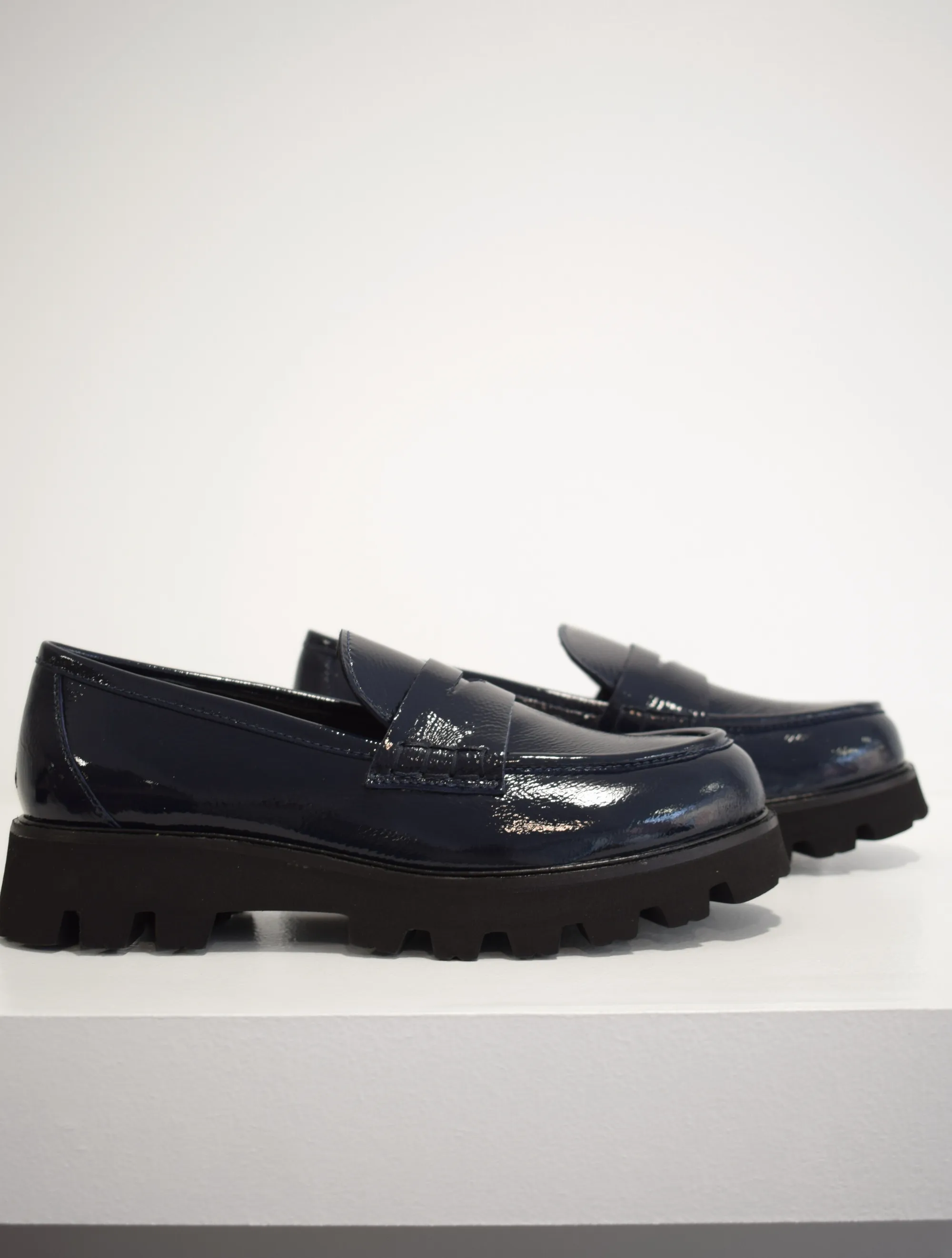 Finish Loafer Navy Patent