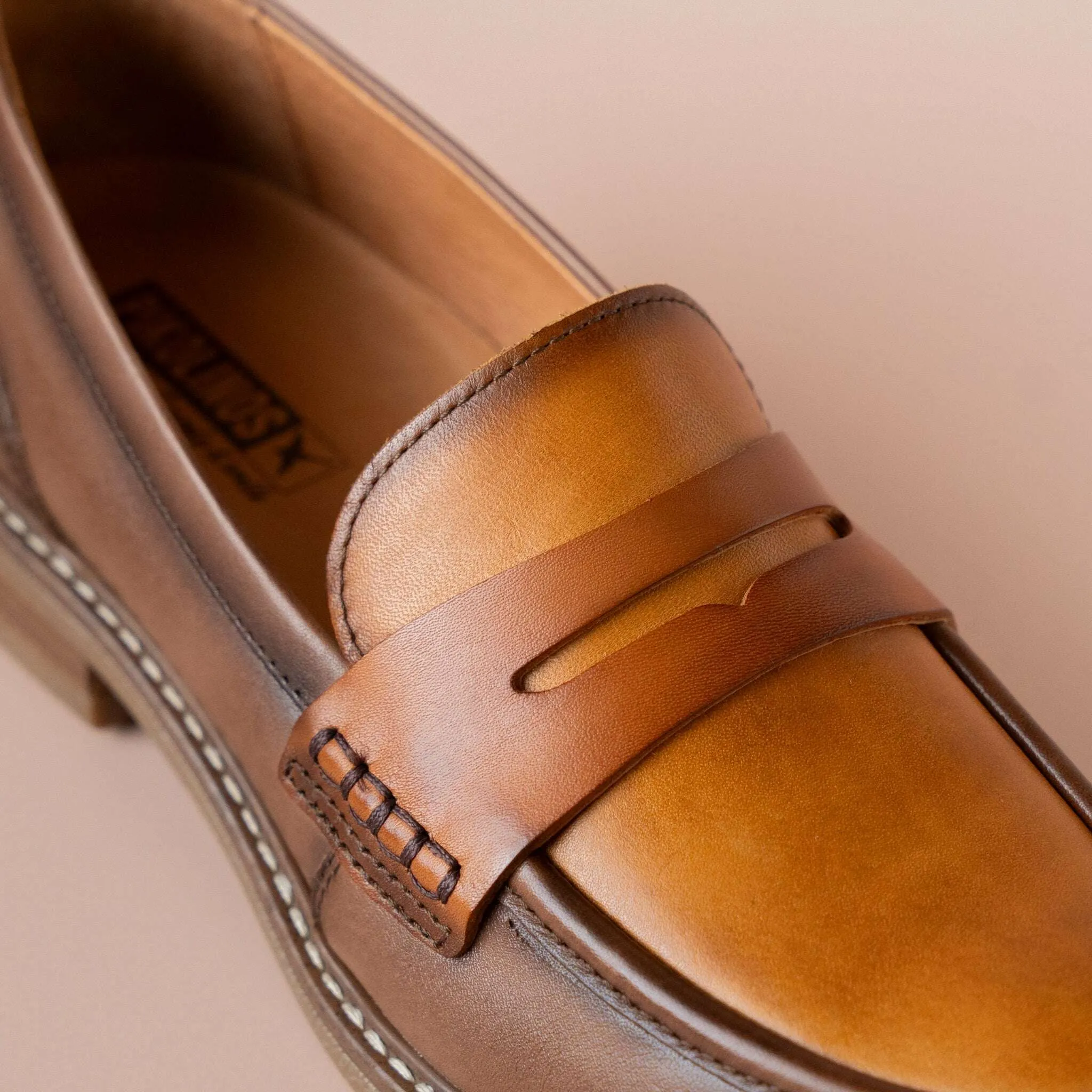 Pikolinos - Aldaya Loafer in Tan Combo