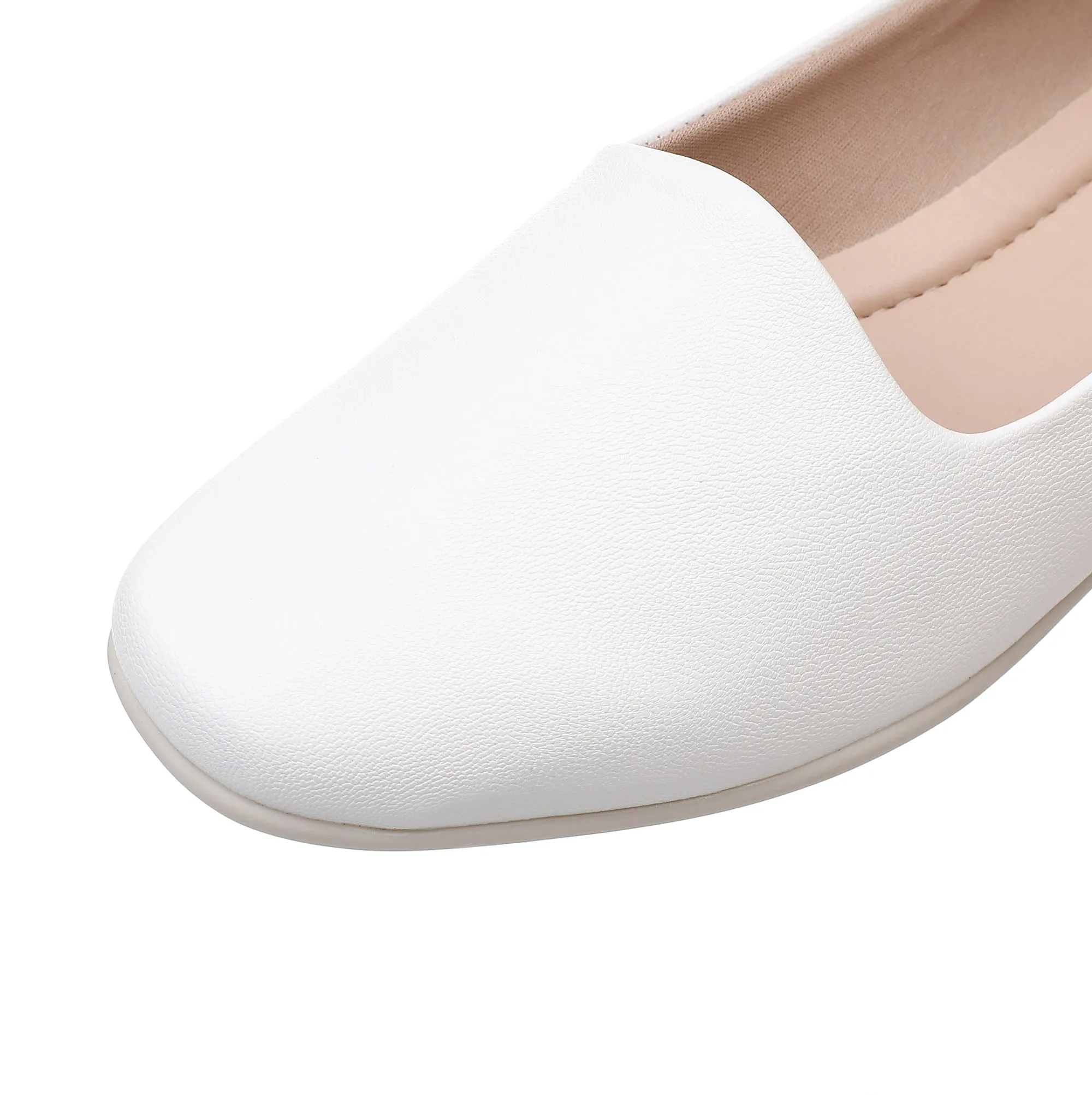 "Graceful Comfort with White Ballet Flat Shoes" (250.132)