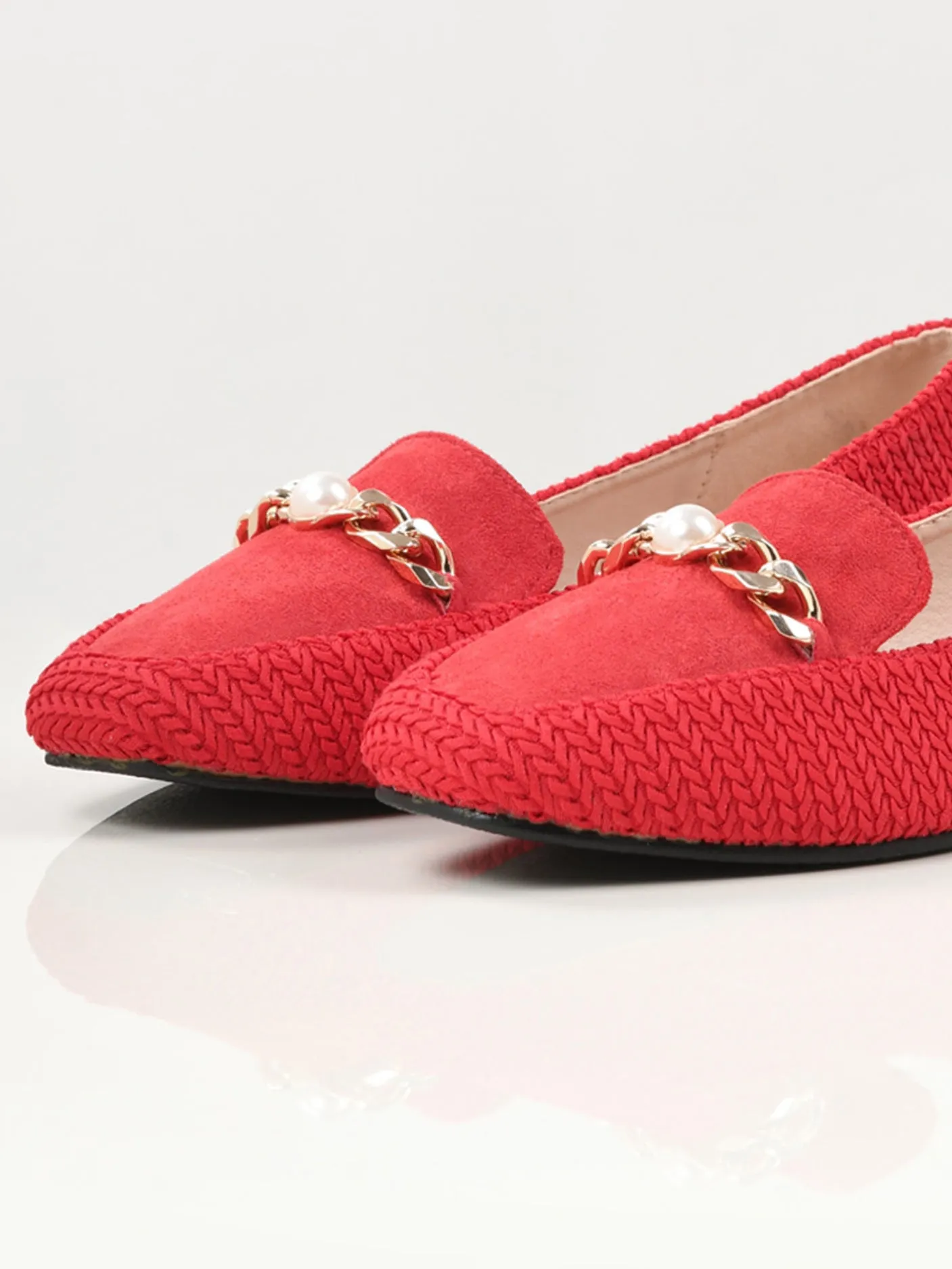 Textured Chain Shoes - Red