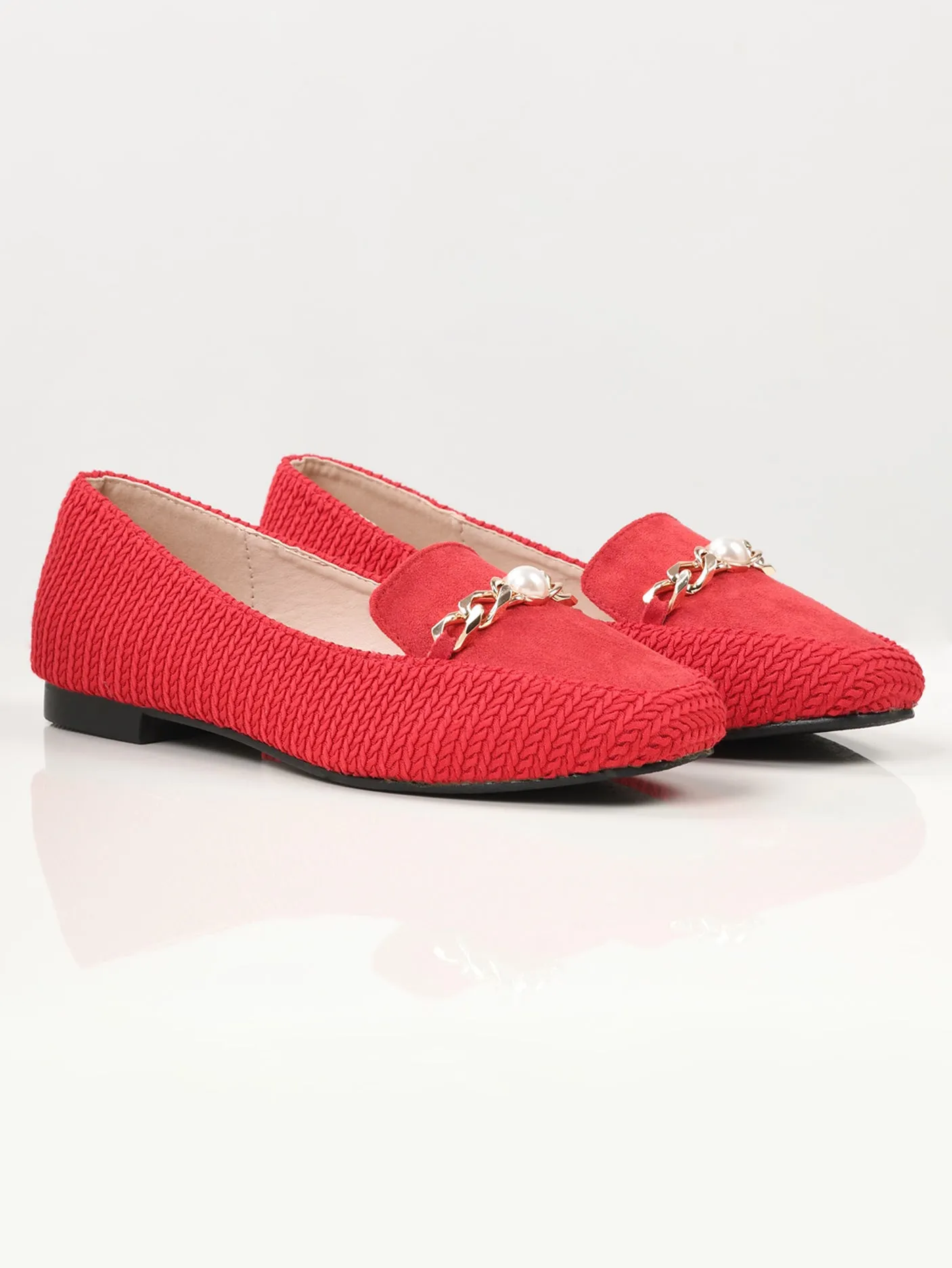 Textured Chain Shoes - Red