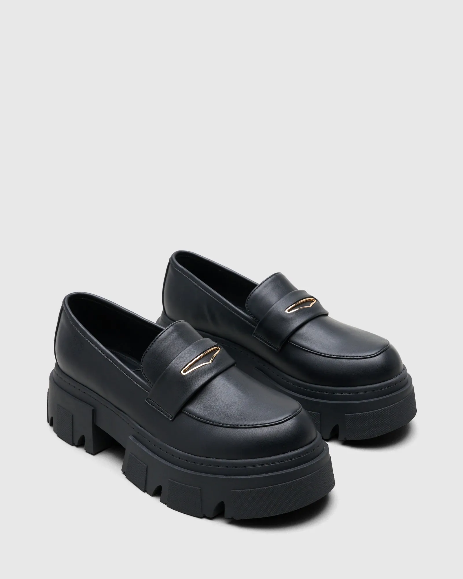 Tyga Loafers Black